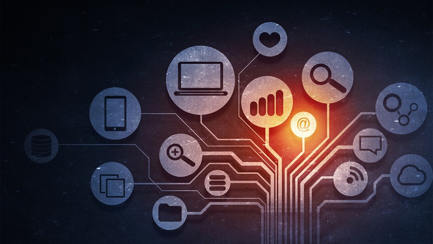 Social Media und E-Mail Marketing Hand in Hand